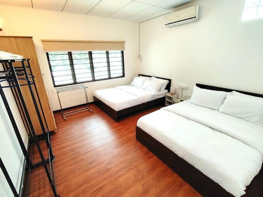 Putih Saltwater Pool Bbq 5bed4bath 19pax *