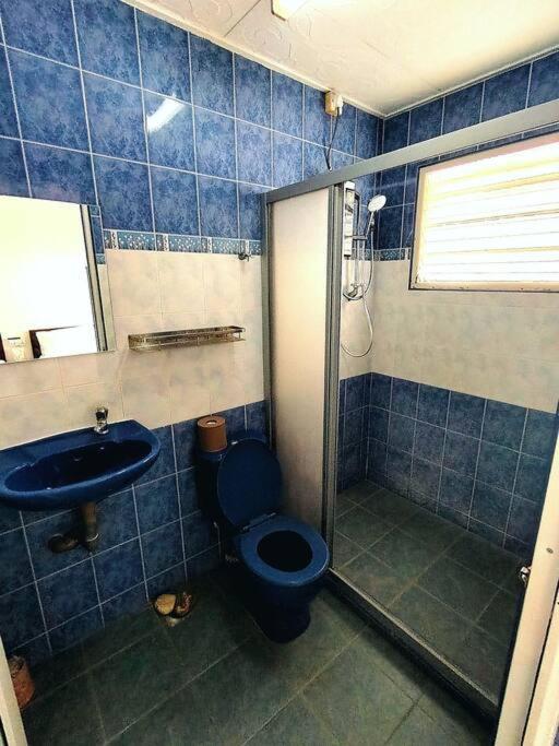 Putih Saltwater Pool Bbq 5bed4bath 19pax *